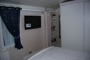 2 Schlafzimmer, Bügeleisen/Bügelbrett, Reisekinderbett, kostenloses WLAN
