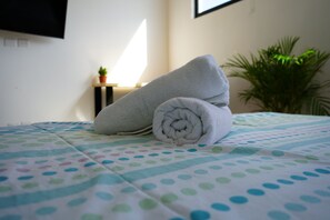 1 غرفة نوم ومكواة/لوح كي وواي فاي مجانًا وملاءات أسرّة