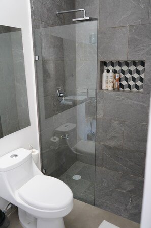 مناشف، صابون، ورق حمّام