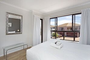 3 bedrooms, free WiFi, bed sheets