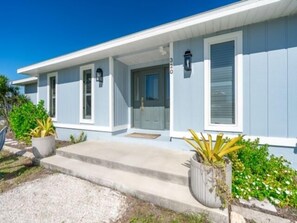 Exterior detail - Welcome to your personal slice of paradise (Placida)