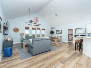 TV - Embrace the epitome of coastal living (Placida)