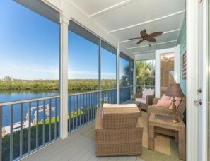 Property grounds - Embrace the epitome of coastal living (Placida)