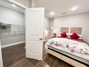 1 bedroom, desk, iron/ironing board, free WiFi - 307 Kyoto style 1BDR Apt in center city
(Philadelphia)