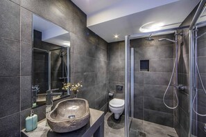 Douche, serviettes fournies