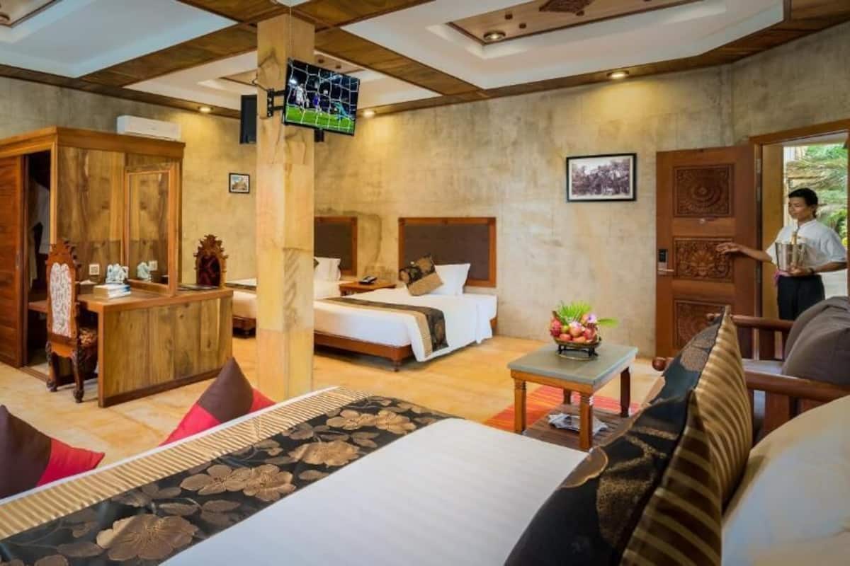 Grand Suite | 1 bedroom, in-room safe, desk, laptop workspace