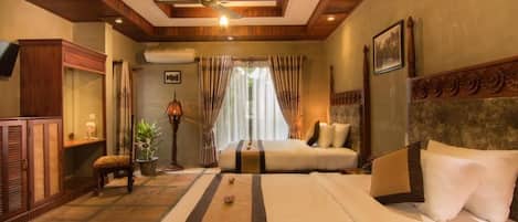 Family Suite | 1 bedroom, in-room safe, desk, laptop workspace
