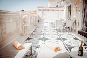 Outdoor dining - Casa Bliss - Two Bedroom Villa, Sleeps 4 (Callao Salvaje)