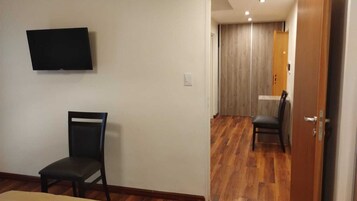 Standard Apartment | In-room safe, free WiFi, bed sheets