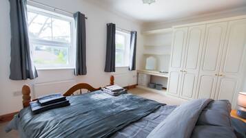 1 bedroom, desk, free WiFi