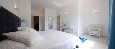 6 bedrooms, WiFi, bed sheets