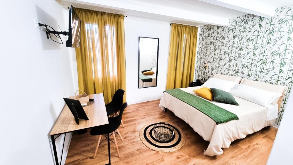 ห้องคอมฟอร์ท, เตียงควีนไซส์ 1 เตียง | ผ้านวมขนเป็ด, โต๊ะทำงาน, ห้องเก็บเสียง, Wi-Fi ฟรี