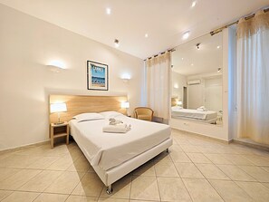 1 bedroom, desk, iron/ironing board, WiFi - Viva Riviera 11 rue Commandant André (Cannes)