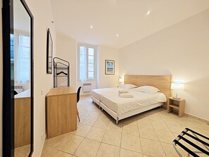 1 bedroom, desk, iron/ironing board, WiFi - Viva Riviera 11 rue Commandant André (Cannes)