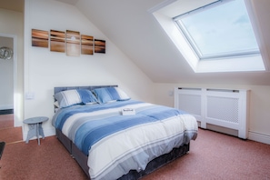 2 bedrooms, premium bedding, bed sheets - Fulke Street - 2 Bedroom Apartment - Milford Haven (Milford Haven)