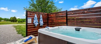 Bourbon Trail Near Buffalo Trace-Hot Tub, Fire Pit, BBQ Grill