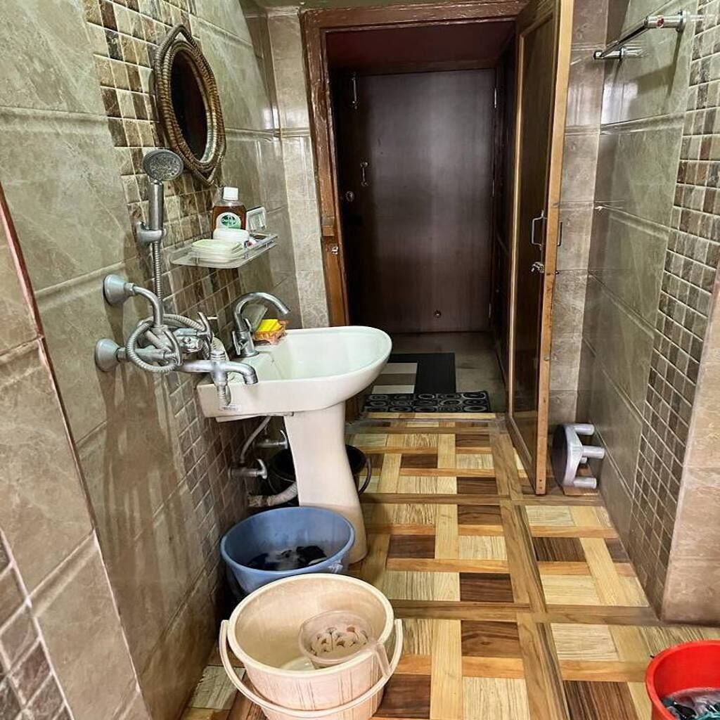 Shower, towels, soap, shampoo