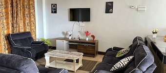 ลักซ์ สวีทส์ ฟ็อกซ์ฮิลล์ อพาร์ทเมนท์ นันยูกิ