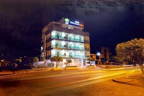Front of property - hotel metropolitano plaza (Valledupar)