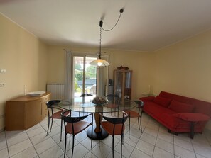 Villa, 3 slaapkamers, patio | Woonkamer
