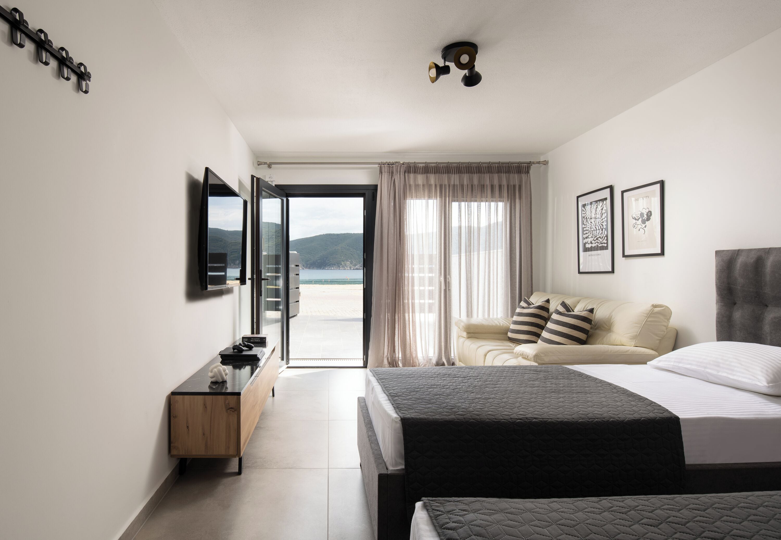 Sigma Beachfront Villa | 3 chambres, chambres insonorisées, fer et planche à repasser