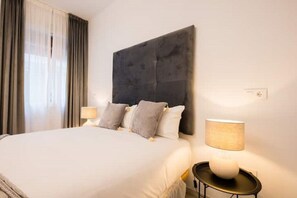 2 bedrooms, in-room safe, desk, iron/ironing board - Flat Barrio Santa Cruz historic centre (Sevilla)