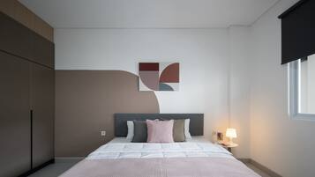 Penthouse | Desk, laptop workspace, free WiFi, bed sheets