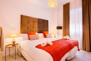 2 bedrooms, in-room safe, desk, iron/ironing board - Flat Barrio Santa Cruz historic centre (Sevilla)
