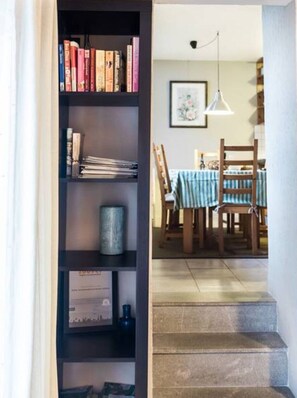 Dining - Apartment Matajur 100 m2 in holiday house Maharac (part of socaholidays) with 3 bedrooms, mid floor, sleep till 6, large garden, BBQ and all comfort. (Tolmin)