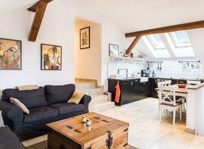 TV, DVD player - Apartment Krn 90 m2 in holiday house Maharac (part of socaholidays) with 3 bedrooms, top floor, airconditioning, sleep till 6, own balcony and terrace next to the shared garden and BBQ. (Tolmin)