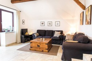 TV, DVD player - Apartment Krn 90 m2 in holiday house Maharac (part of socaholidays) with 3 bedrooms, top floor, airconditioning, sleep till 6, own balcony and terrace next to the shared garden and BBQ. (Tolmin)