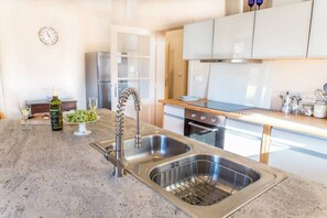 Fridge, microwave, oven, dishwasher - Modern 2 bedroom townhouse in center of Tolmin (Tolmin)