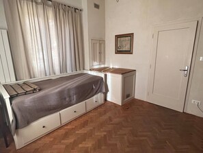 3 habitaciones, tabla de planchar con plancha y wifi gratis 