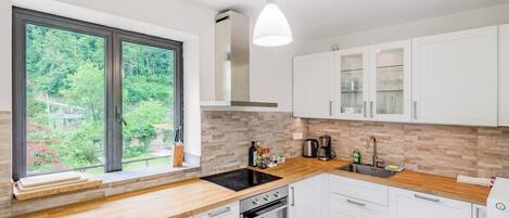 Refrigerador, microondas, horno y lavavajillas