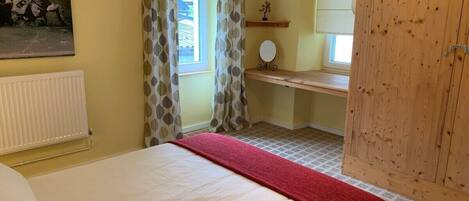 2 soverom, strykejern/-brett, wi-fi (inkludert) og sengetøy