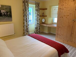 2 chambres, fer et planche à repasser, Wi-Fi gratuit, draps fournis