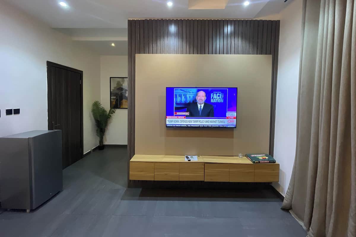 Apartemen Comfort | Area keluarga | Smart TV 50-inci dengan saluran TV kabel