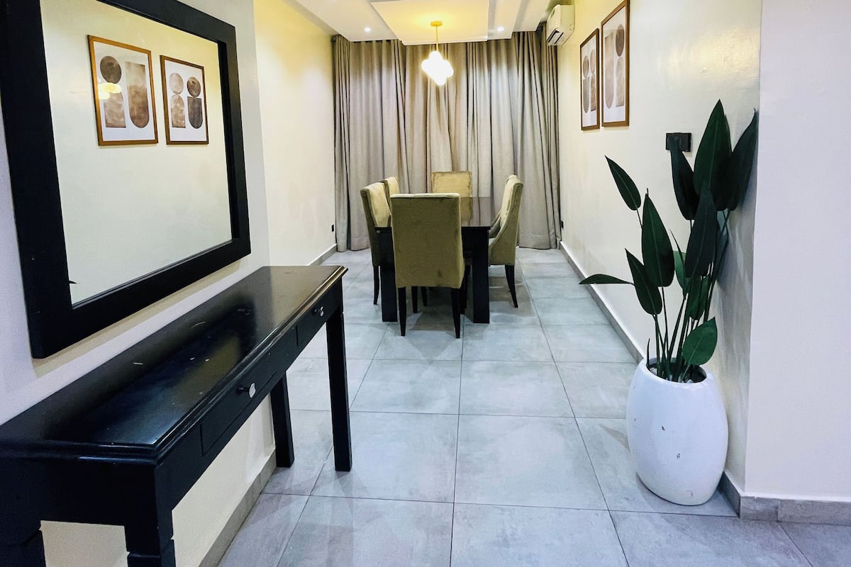 Luxury-Apartment | Essbereich im Zimmer