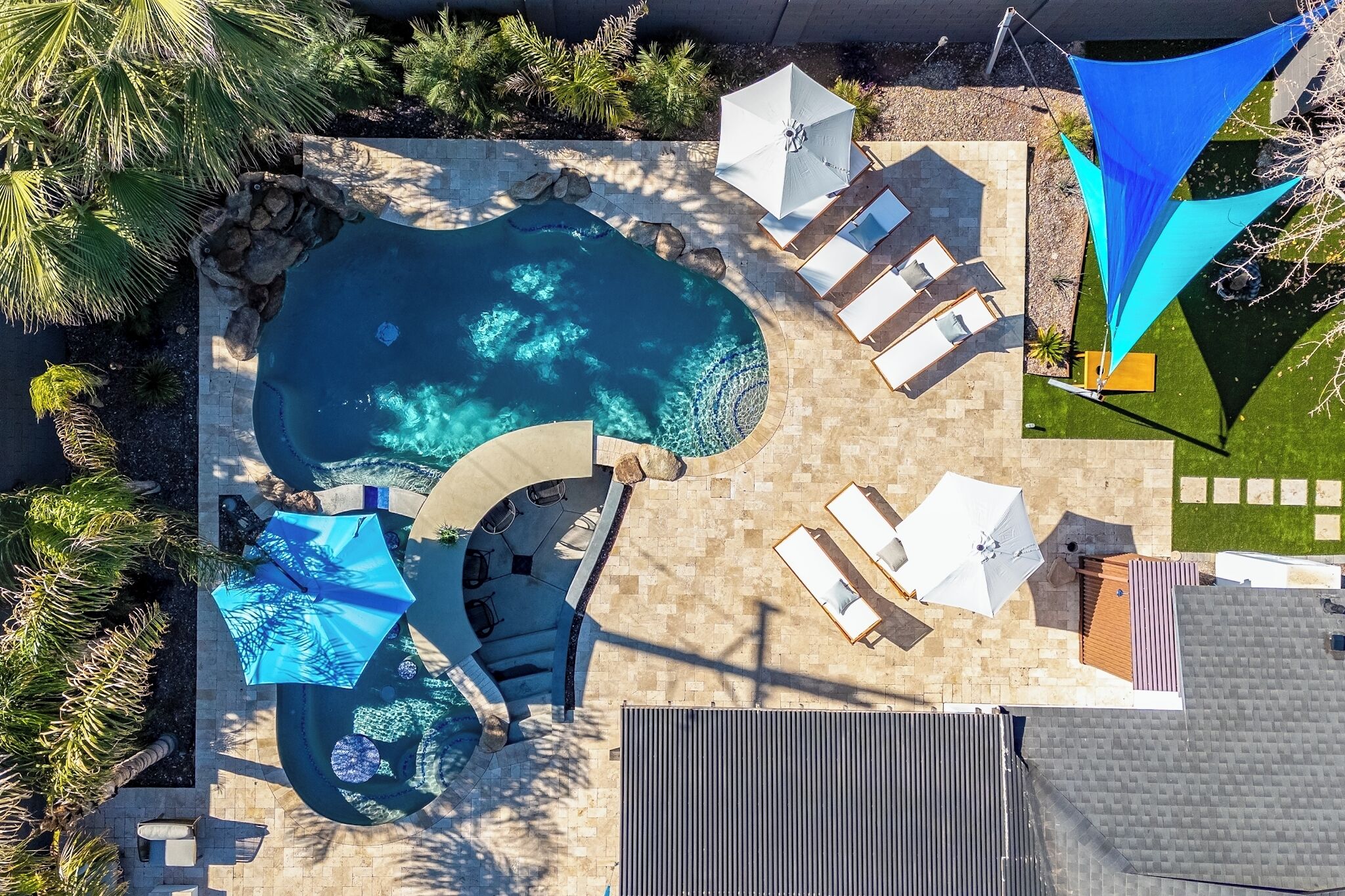 The Olive Combo: Stylish 4BR + Casita, Pool, Spa, Fun Awaits You!