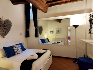 2 bedrooms, iron/ironing board, travel cot, WiFi - La Finestra su Campo de' Fiori (Roma)