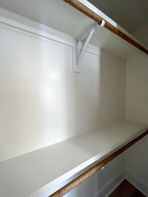 Interior - 2 BR King Bed Near Duke Hospital & Campus (Durham)