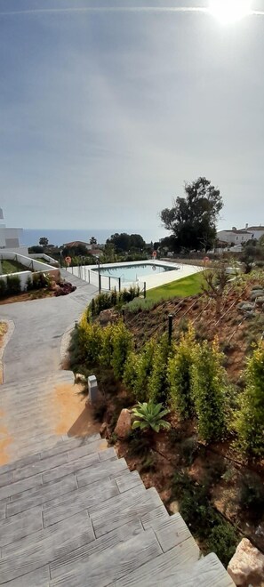 Property grounds - Pure South – Modern Elegance with Sea View (Manilva)