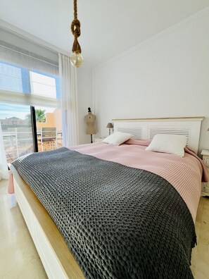 2 chambres, fer et planche Ă repasser, Wi-Fi, draps fournis