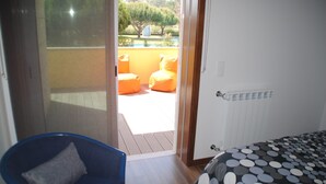 1 chambre, fer et planche à repasser, Wi-Fi, literie fournie