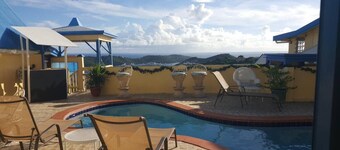 Sea View One-Bedroom Apartment in St. Thomas

