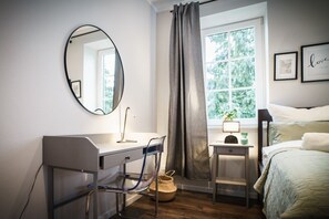 2 dormitoris, escriptori, planxa i posts de planxar i wifi gratuïta 