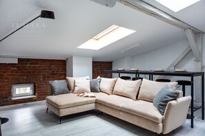 패밀리 아파트 | 거실 공간 | 평면 TV