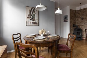 Design Apartment | Dining room - Roxy by Q4Apartments (Gdynia)