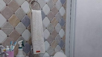 Nhà | Phòng tắm | Buồng tắm vòi sen, khăn tắm