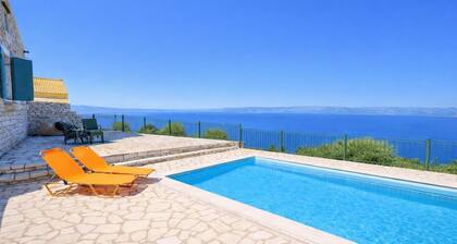 Villa Agathi - Two Bedroom Villa, Sleeps 4